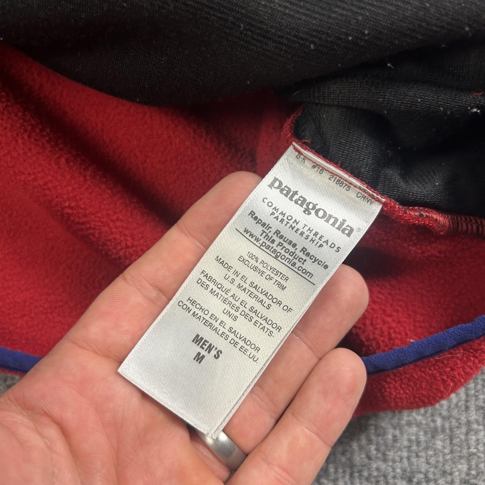 Patagonia Vest Mens Medium Red Navy Synchilla Fleece Zip Pockets Outdoor Hiking - Picture 4 of 6